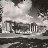 Rear of Chicago Historical Society Building; Hedrich Blessing, Photograph, ca. 1932 (HB-00888-G2) Rear of Chicago Historical Society Building; Hedrich Blessing, Photograph, ca. 1932 (HB-00888-G2)