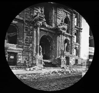 West Entrance to the Court House after the Fire; Copelin & Hine, Photograph, 1871 (ichi-02384)