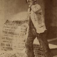 Newsboy Crying the News of the Chicago Fire; Oscar Gustave Rejlander, Photograph, 1871 (ichi-18329)